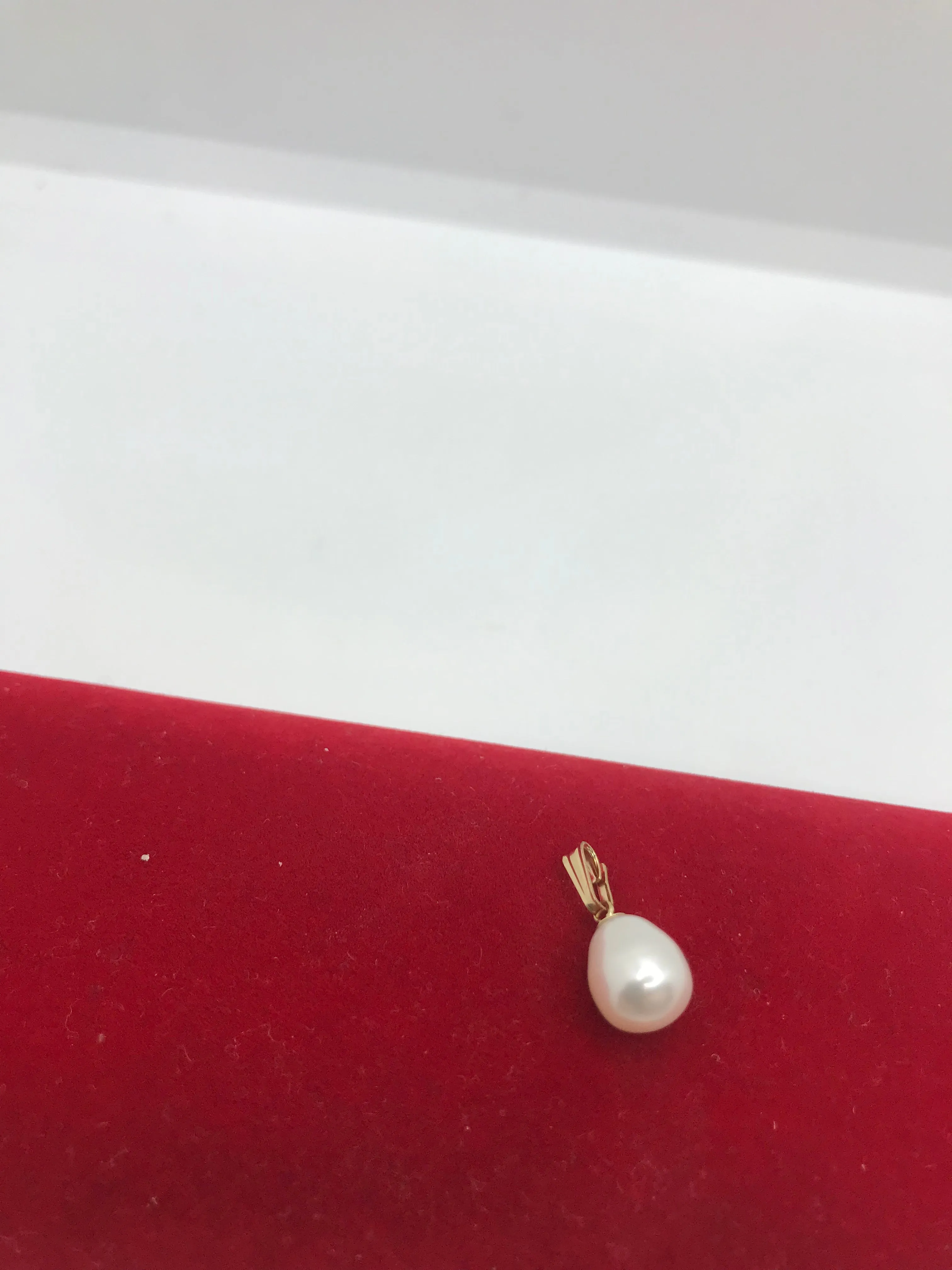 10k pearl pendant