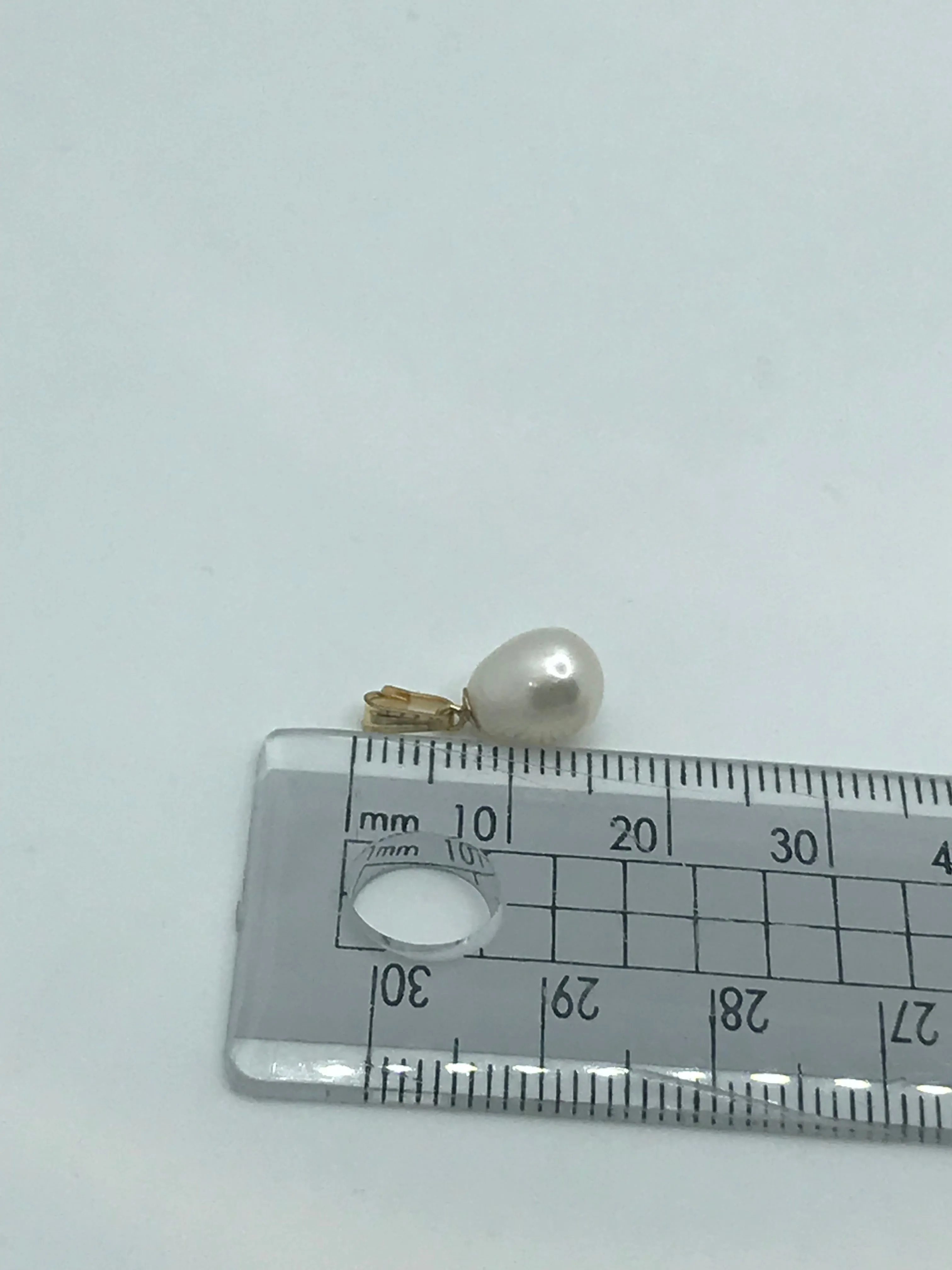 10k pearl pendant