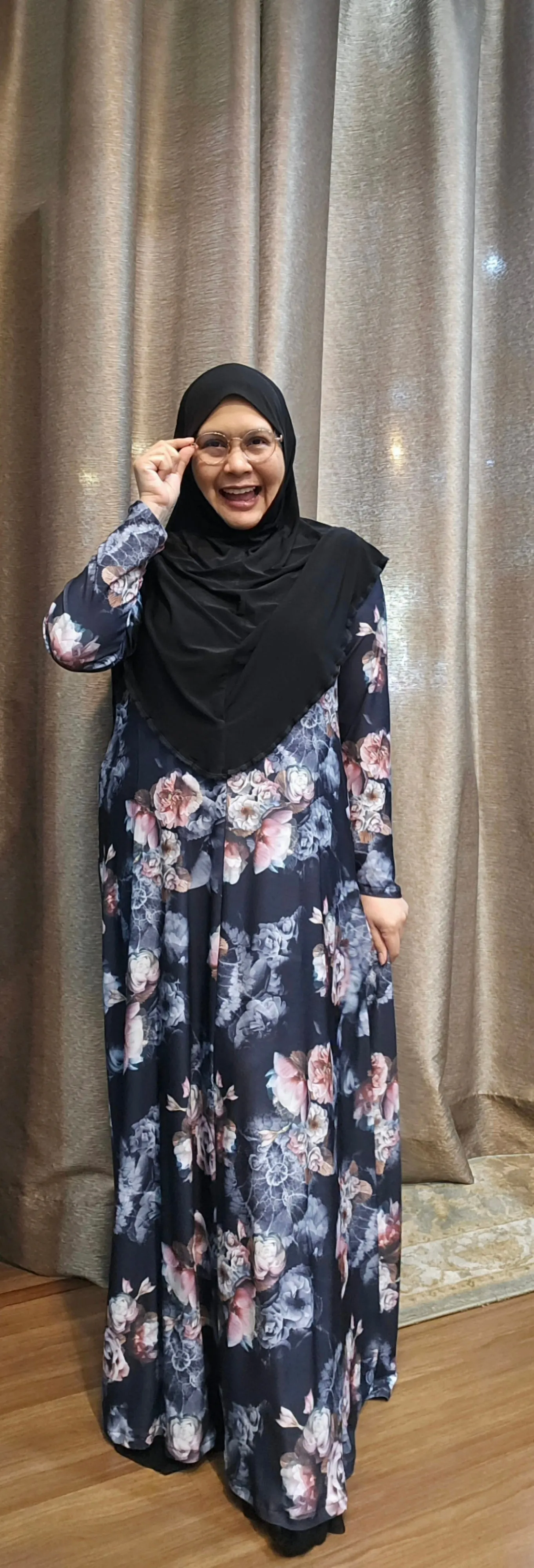 Flair Dress Crepe Grey with pink roses - Munawwarah Pocket