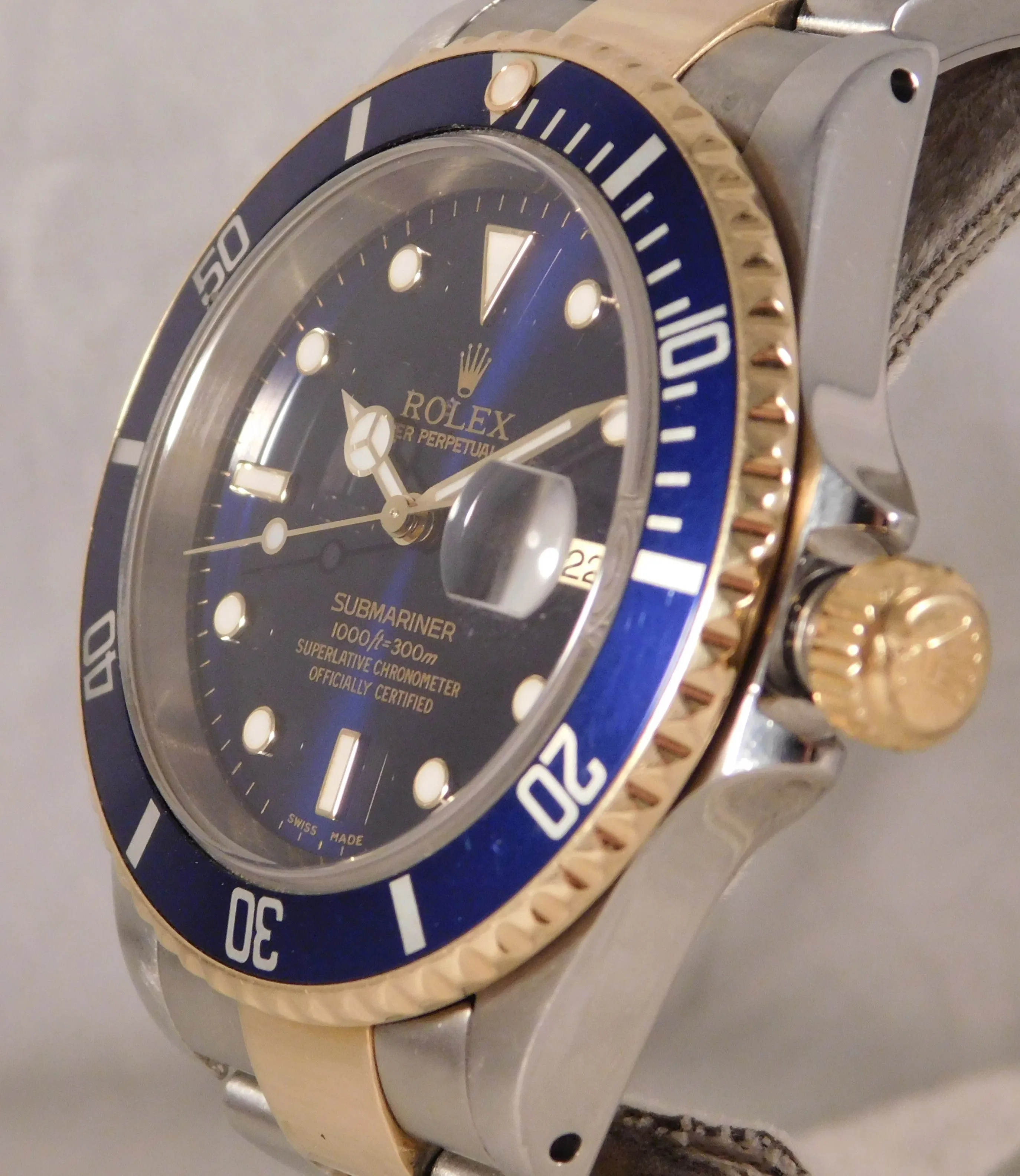 Rolex Submariner Bluesy 16613 Vintage 2000 18k Solid Gold/SS Mens Watch....40mm